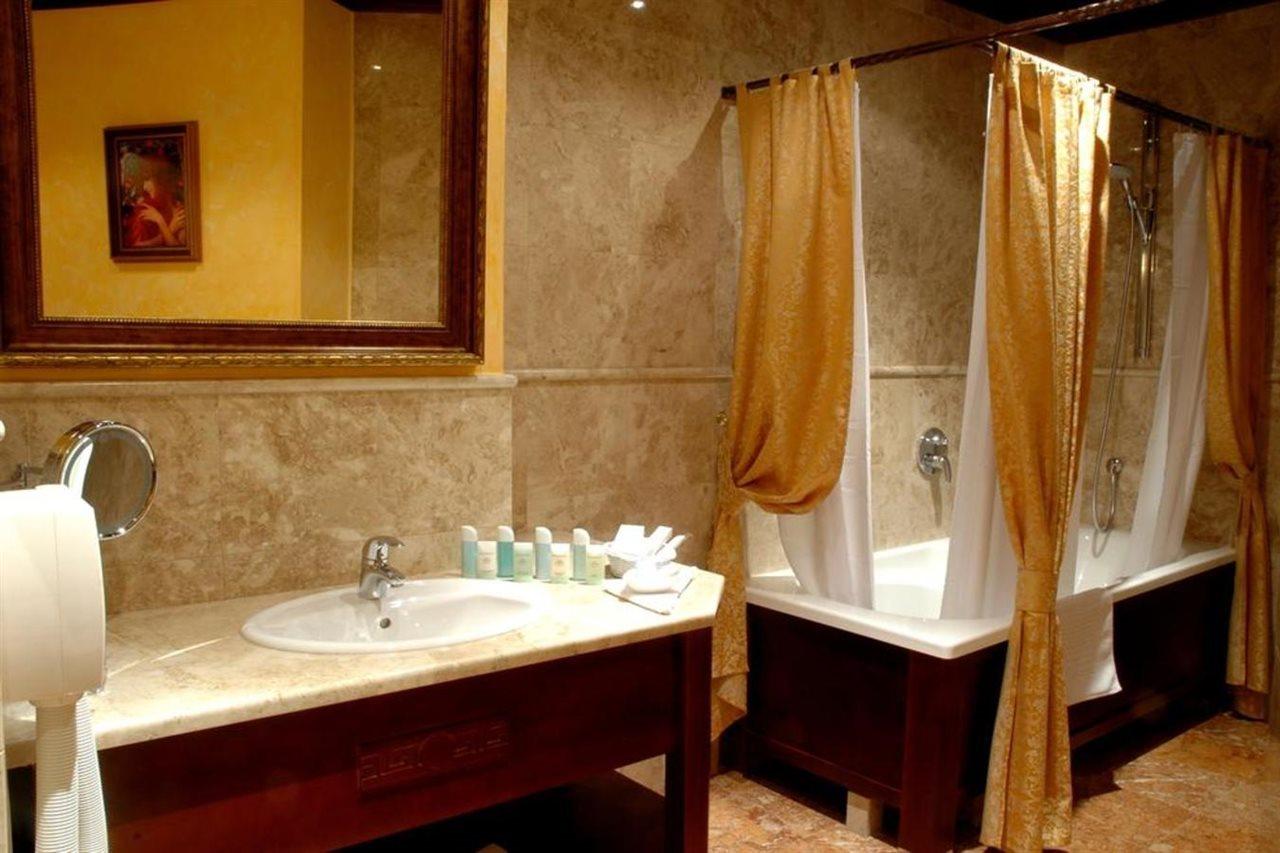 Optima Collection Dnipro Hotel Kültér fotó